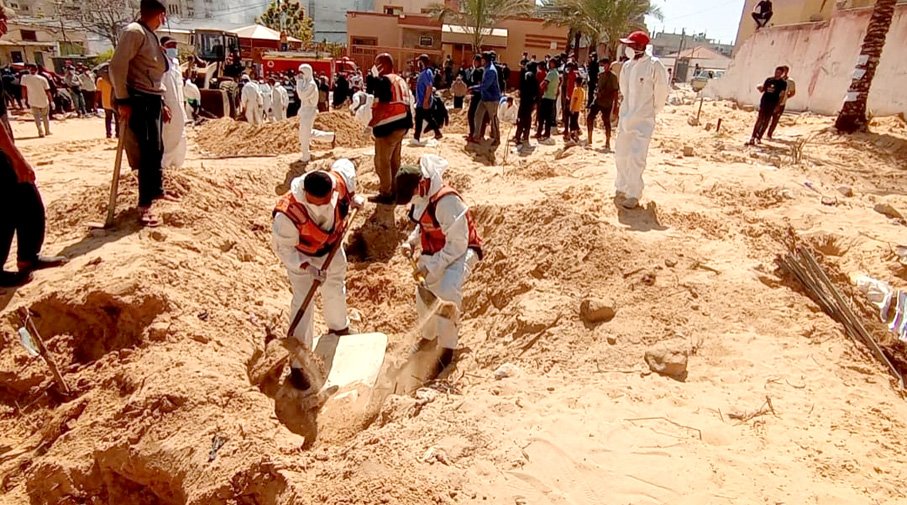 Lead-Khan-Younis-today-retrieved-50-dead-bodies-from-various-groups-and-ages.-They-were-collected-by-the-Israeli-occupation-forces-and-buried-in-mass-graves-inside-Nasser-Hospital