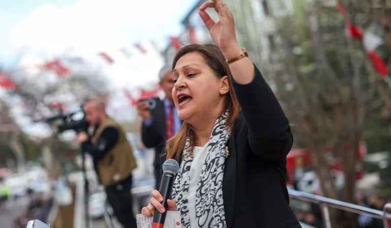 DEVA Partisi, mültecilere “nikah” ücretini 10.000 TL’ye çıkaran BURCU KÖKSAL ve Meclis Üyeleri hakkında suç duyurusunda bulundu