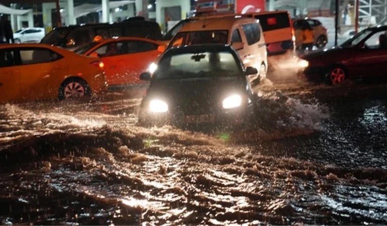 Ankara’da yaşanan SEL felaketinde çok sayıda ev ve iş yeri zarar gördü!