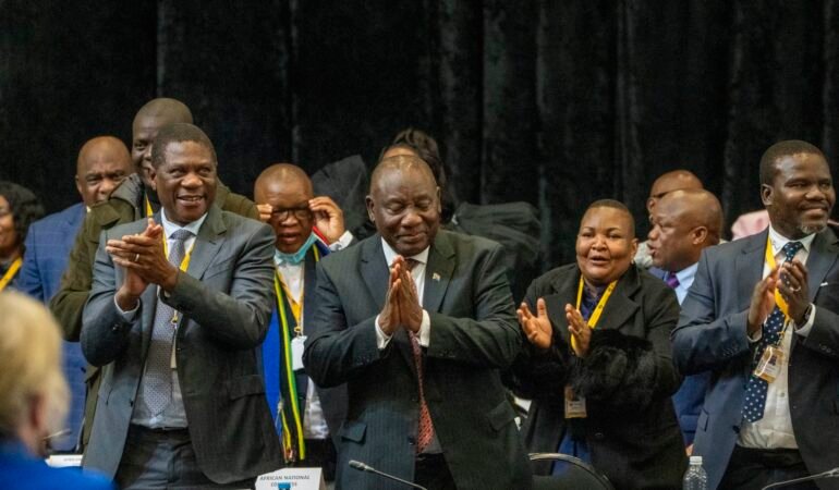 Güney Afrika’da Ramaphosa yeniden seçildi