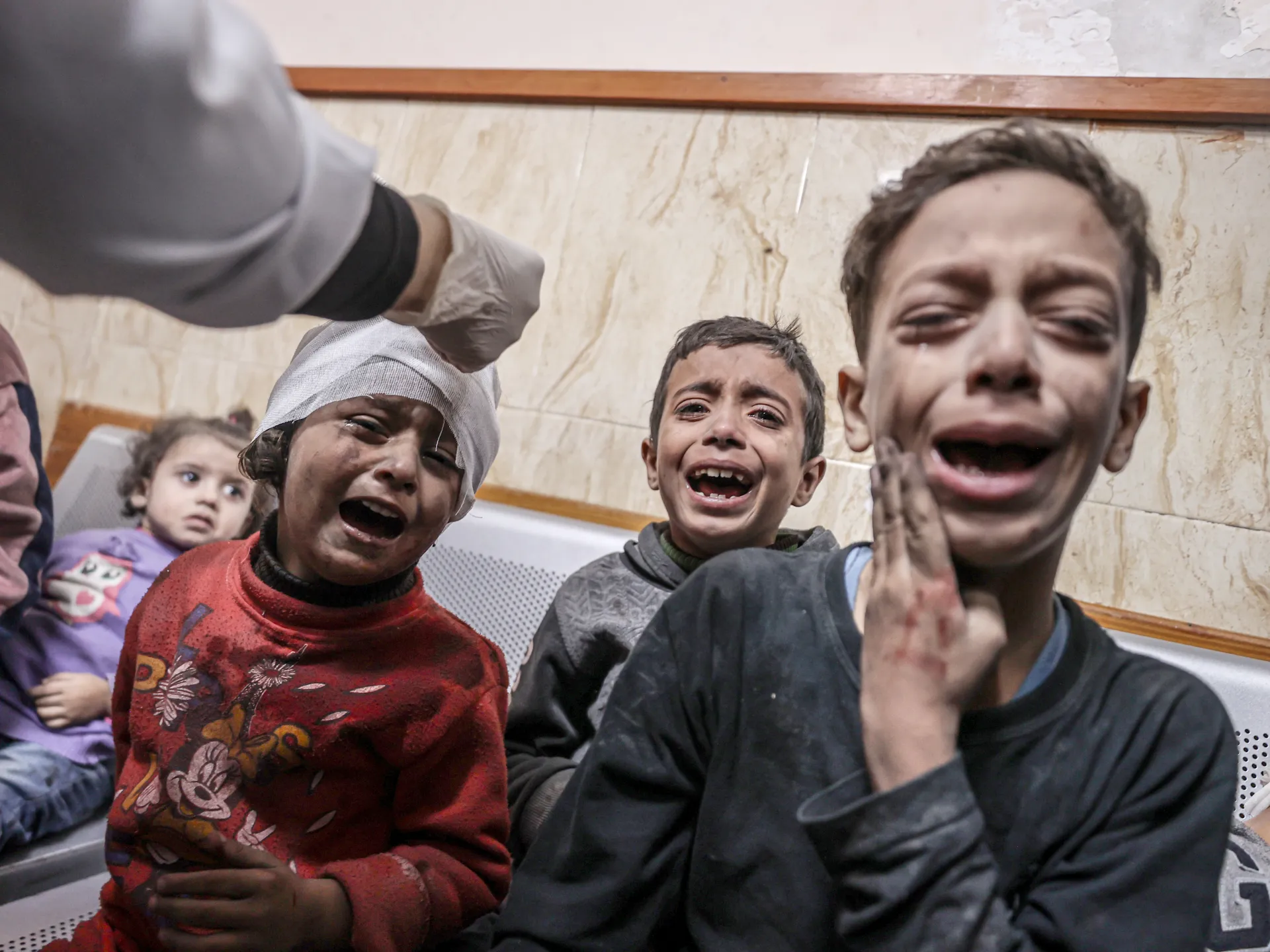 AA-20231202-33083991-33083990-ISRAELI_ATTACKS_CONTINUE_IN_GAZA-1701517975