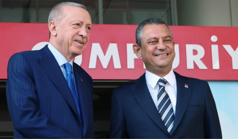 Tayyip ERDOĞAN ve Özgür ÖZEL ikinci kez görüştü, sözcüler kendi partilerinin propagandasını yaptı…