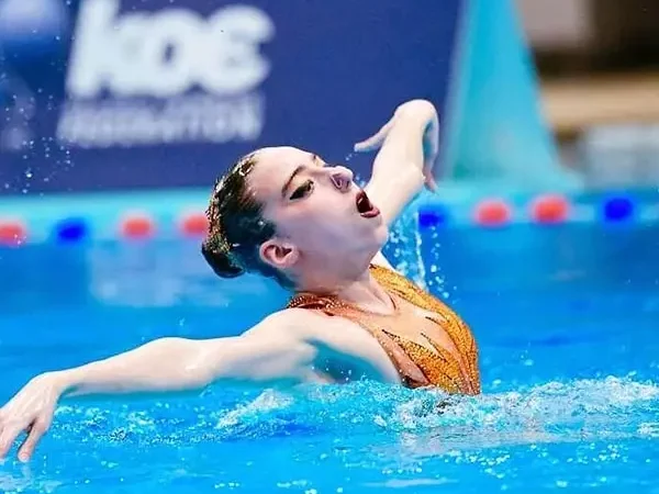 Selin HÜMERİÇ, yüzmede tarihi bir başarıya imza atarak, Türk Spor Tarihine adını altın harflerle kazıdı