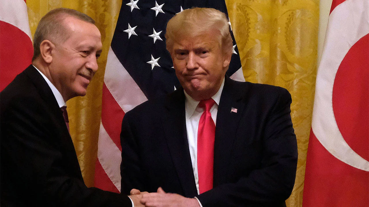 Erdoğan, Trump’la telefon görüşmesi yaptı Erdoğan, eski ABD Başkanı ve Cumhuriyetçilerin başkan adayı Trump’ın suikast
