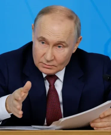 2024-06-14T101624Z_678522913_RC2XA8ACF582_RTRMADP_3_RUSSIA-PUTIN-1718360592