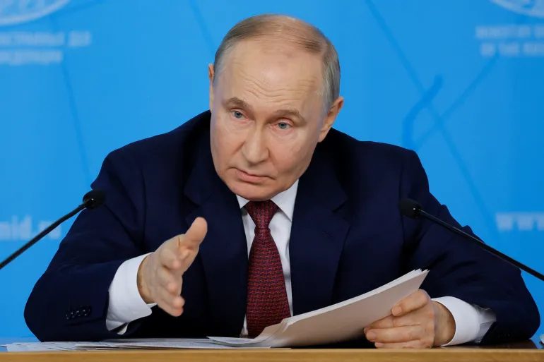 2024-06-14T101624Z_678522913_RC2XA8ACF582_RTRMADP_3_RUSSIA-PUTIN-1718360592