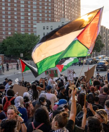 Pro-Palestinian protest at Kamala Harris campaign event