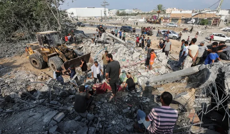 İsrail’in Gazze’deki barınağa düzenlediği saldırıda aynı aileden 15 Filistinli, Lübnan’da bir konuta yaptığı saldırıda 10 kişi öldü!