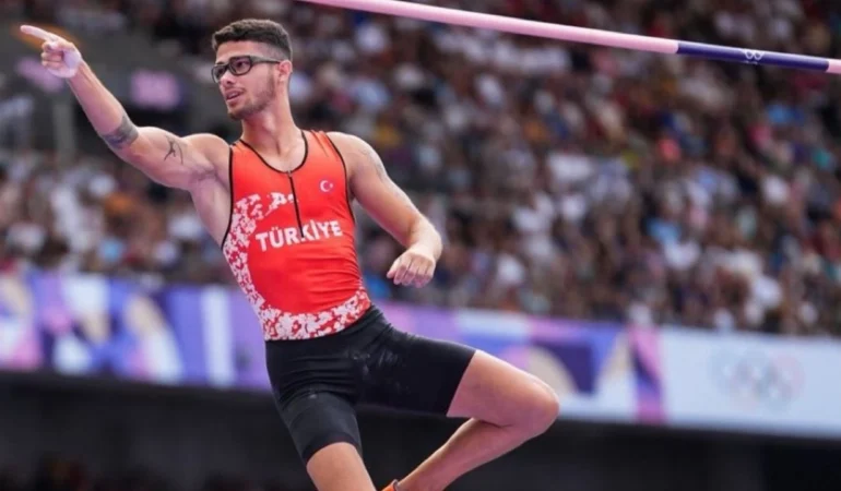 Ersu ŞAŞMA, Olimpiyatlarda sırıkla atlamada Finalde! En iyi 12 atlet arasında….