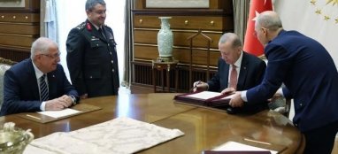 YAŞ kararları açıklandı: 23 general ve amiral üst rütbeye, 77 albay, general ve amiralliğe yükseltildi