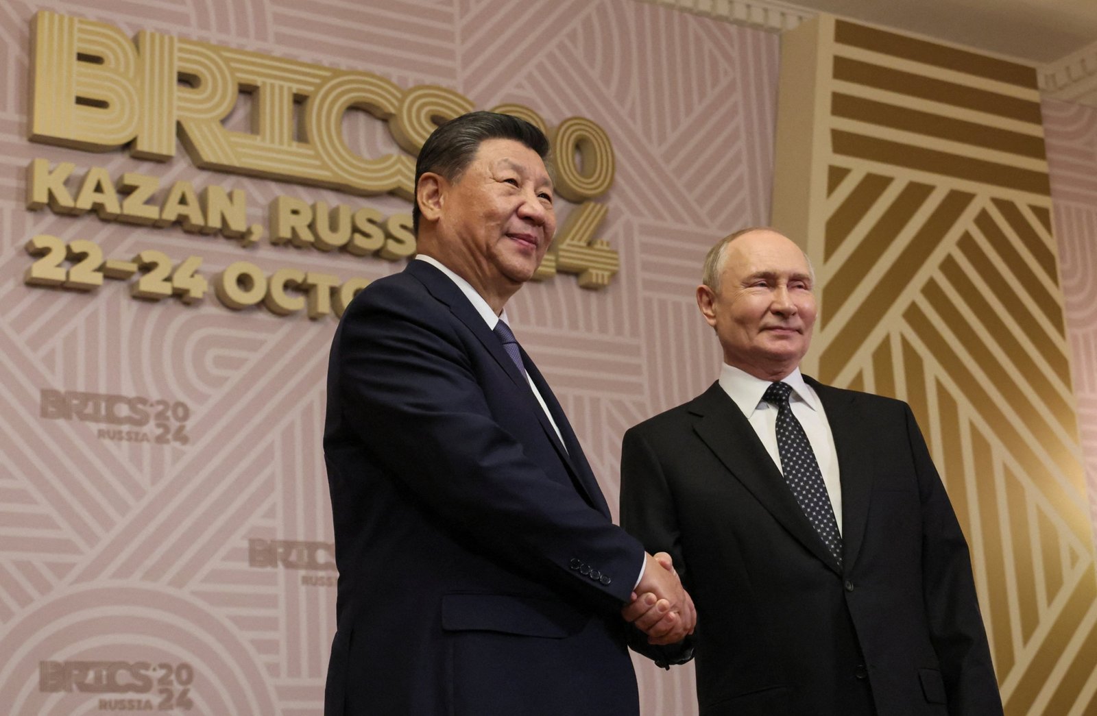 1729718130_319831_1729717915_083731Putin_Xi_at_BRICS_Su_8iKmXlW