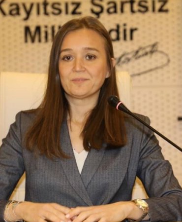 manisanin-ilk-kadin-belediye-baskani-gulsah-durbay-ilk-meclisini-yonetti-eko4