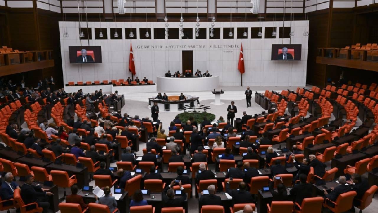 Toplantıyı Türkiye Büyük Millet Meclisi (TBMM) Başkanı Numan Kurtulmuş yönetti.