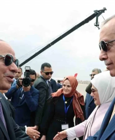 cumhurbaskani-erdogani-12-yil-sonra-misirda-sisi-karsiladi