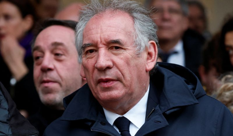 Fransa’nın yeni Başbakanı Francois Bayrou’nun kabineyi kurması bekleniyor