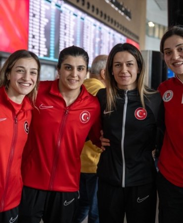 dunya-ucuncusu-turkiye-kadin-boks-milli-takimi-yurda-dondu_075e997