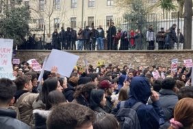 imamoglu-na-destek-eylemi-yapan-universite-ogrencilerine-polis-engeli