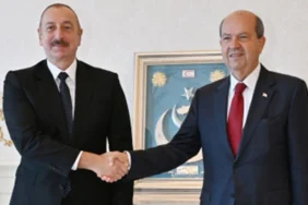 aliyev_kktc_cumhurbaskani_tatar_la_bir_araya_geldi_h81579_2a9a4