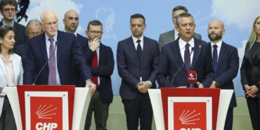 ozgur-ozel-turkiye-ab-iliskilerinde-ben-igneyle-kaziyorum-erdogan-kurekle-kapatiyor-nq8u