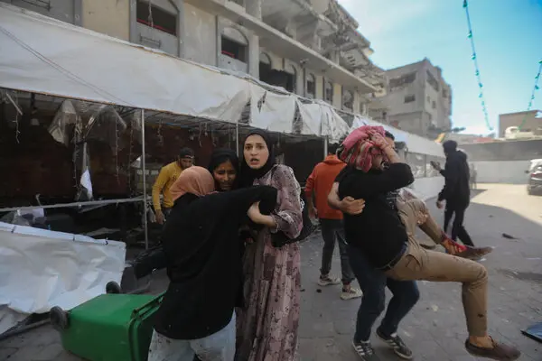 07int-gaza-displacement-01-vjzm-articleLarge