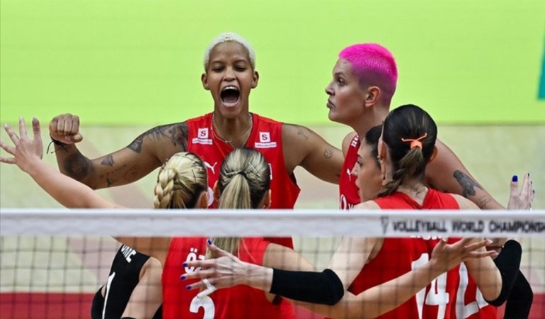 Finale yükselen Türkiye A Milli Kadın Voleybol Takımı tarih yazdı! Final rakibi kim olacak?