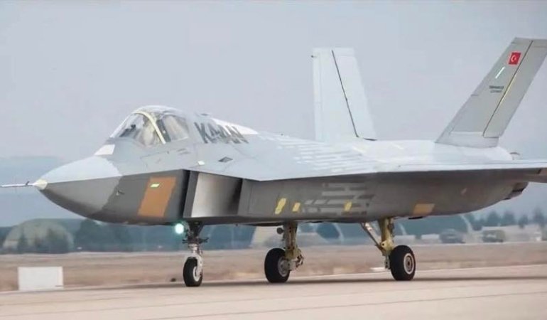 Vecdet Öz: KAAN, AMERİKAN LİSANSI İLE ÜRETİLMEYE ÇALIŞILAN PROJE AŞAMASINDAKİ PROTOTİP BİR UÇAKTIR!