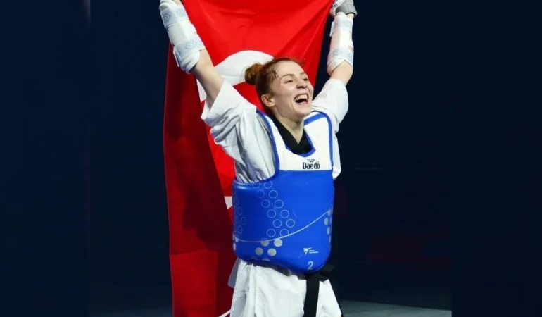 Milli tekvandocu Merve Dinçel Kavurat, Dünya Şampiyonu oldu!