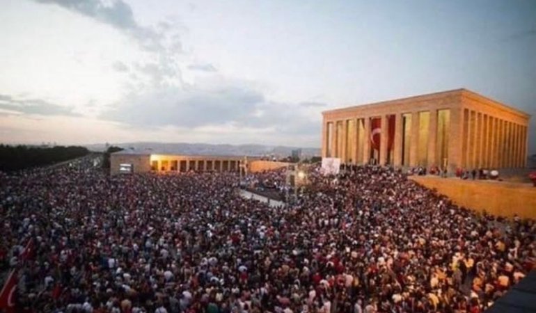 Vecdet Öz: KUYRUK ACISI…