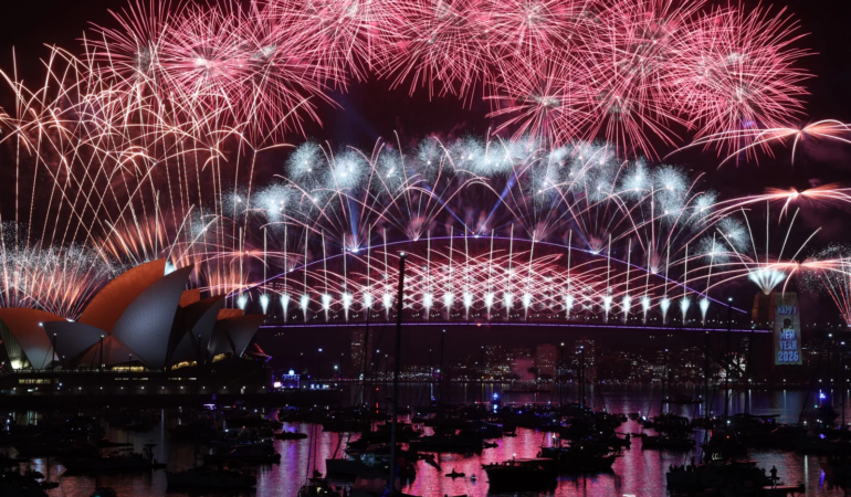 Dünya 2026’yı böyle karşıladı! Türkiye’de Yeni Yıl…