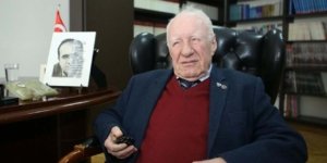 Gazeteci Uğur Mumcu’nun bombalı suikastla öldürülmesinin üzerinden 33 yıl geçti.