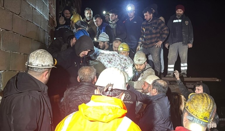 Zonguldak’ta göçük altında kalan iki madencinin cansız bedenine ulaşıldı