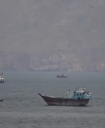 2026-04-22T103436Z_1_LWD455922042026RP1_RTRWNEV_C_4559-IRAN-CRISIS-HORMUZ.MP4.00_01_01_22.Still001