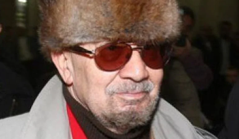 Yalçın Küçük hayatını kaybetti