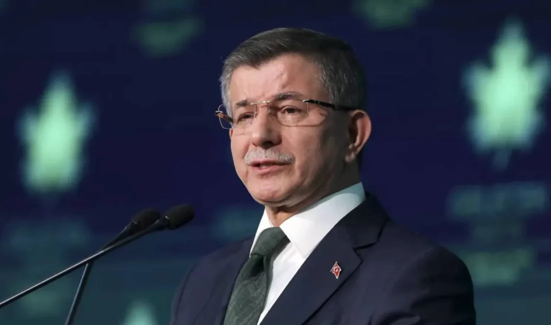 Ahmet Davutoğlu, genel başkanı olduğu Gelecek Partisi’nin siyasi faaliyetlerini sonlandırma