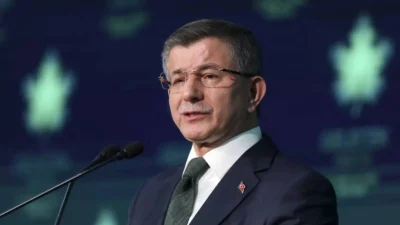 Ahmet Davutoğlu, genel başkanı olduğu Gelecek Partisi’nin siyasi faaliyetlerini sonlandırma