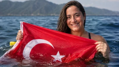 Milli açık su yüzücüsü Aysu Türkoğlu, Japonya’daki Tsugaru Kanalı’nı 13
