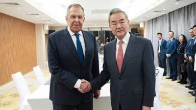Çin Dışişleri Bakanı Wang Yi, Rus mevkidaşı Sergey Lavrov’a Pekin