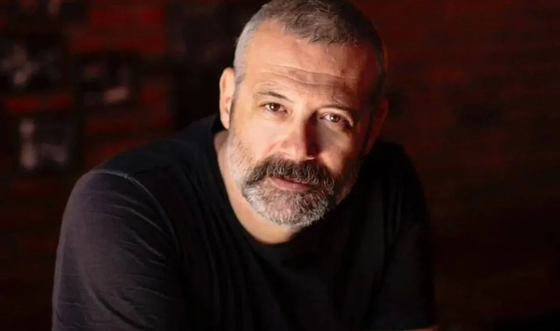 Levent Üzümcü’nün avukatı, sanatçının attığı  tweet nedeniyle gözaltına alındığını açıkladı.