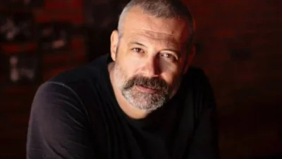 Levent Üzümcü’nün avukatı, sanatçının attığı  tweet nedeniyle gözaltına alındığını açıkladı.