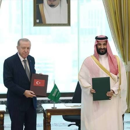 Mekke Savunma Anlaşması’nı, “Büyük bir ilk adım” olarak nitelendiren Trump,