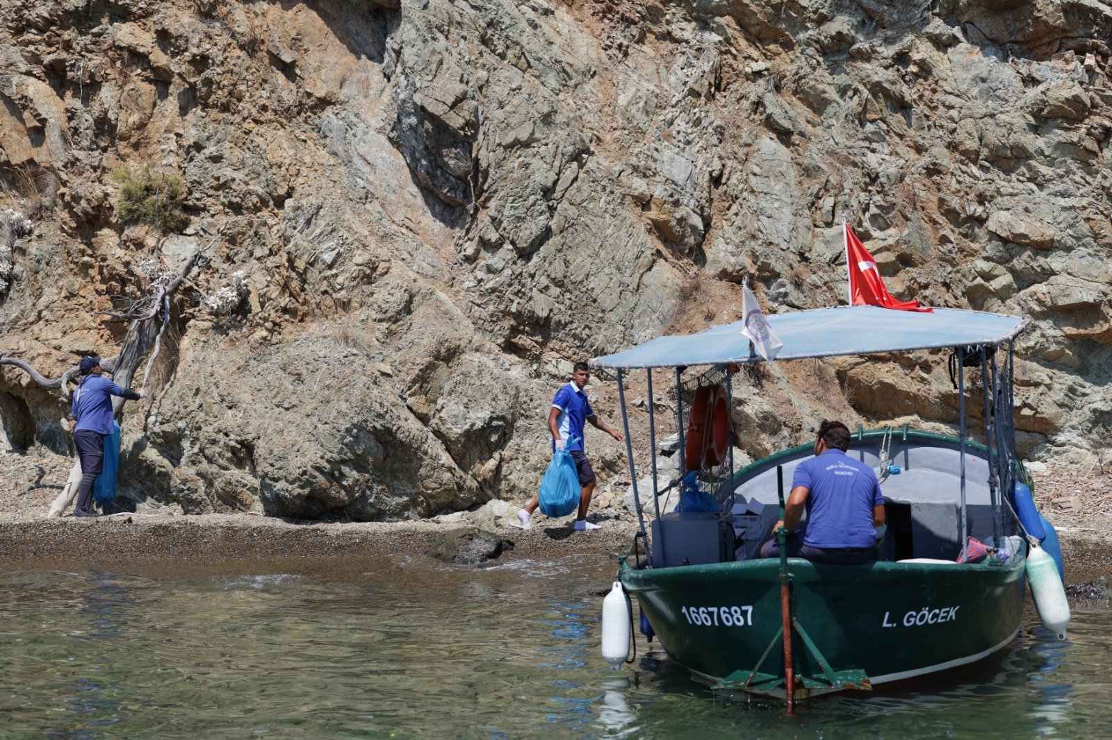 Gökova Körfezi ve Göcek-Dalaman koylarında araç yolu bulunmayan, karadan ulaşımın