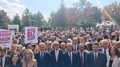 YENİ Parti, sosyal medya hesaplarına getirilen erişim engellerine karşı Anayasa