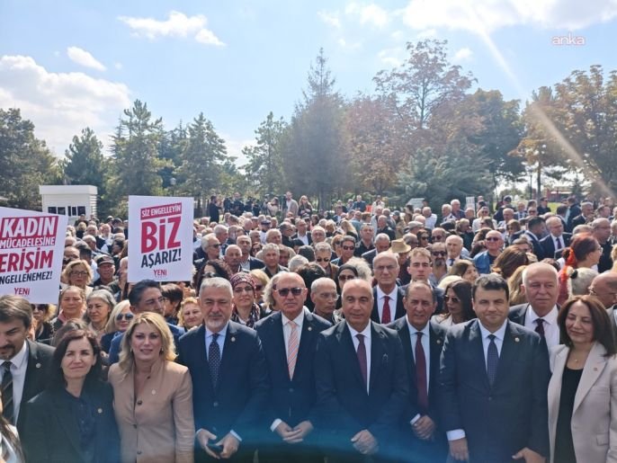 YENİ Parti, sosyal medya hesaplarına getirilen erişim engellerine karşı Anayasa